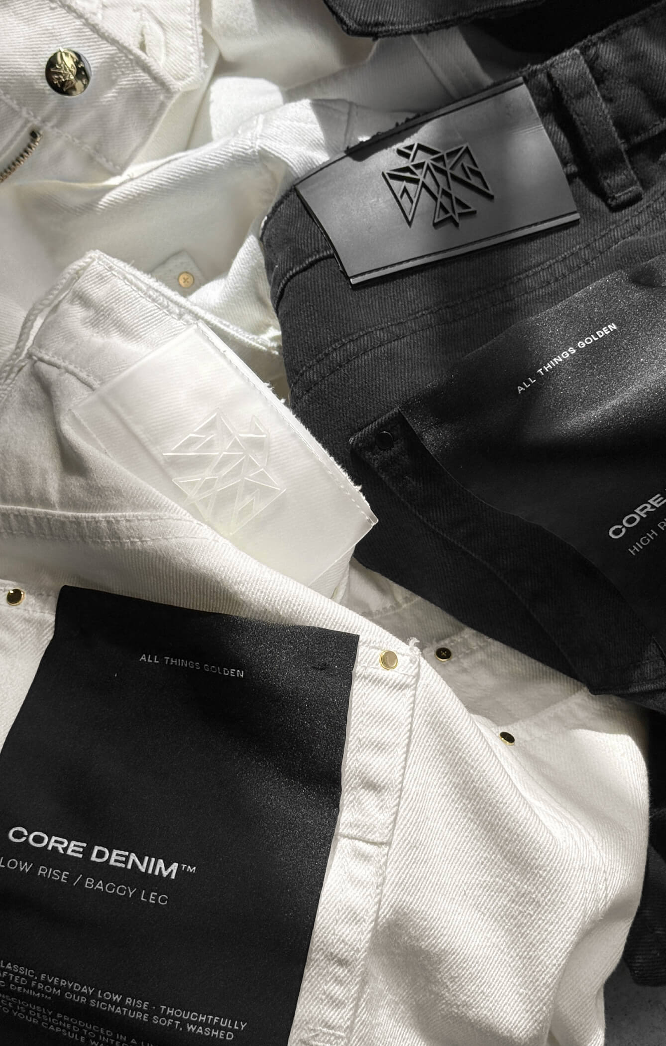 THE LOW RISE BAGGY JEAN - CHALK