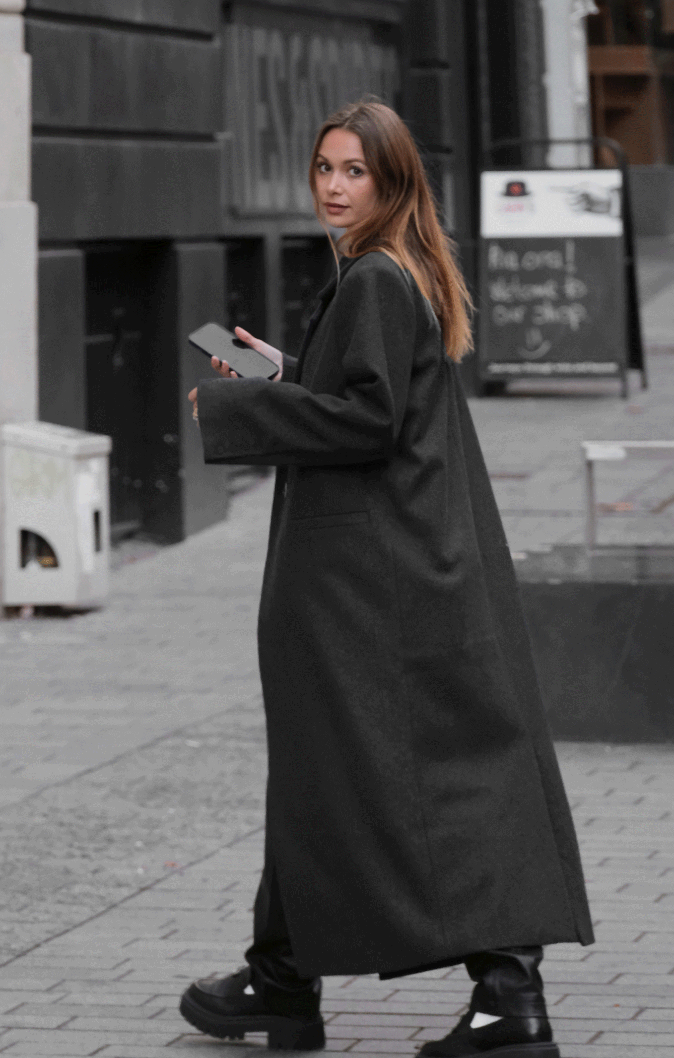 THE LONGLINE CLASSIC COAT - CHARCOAL