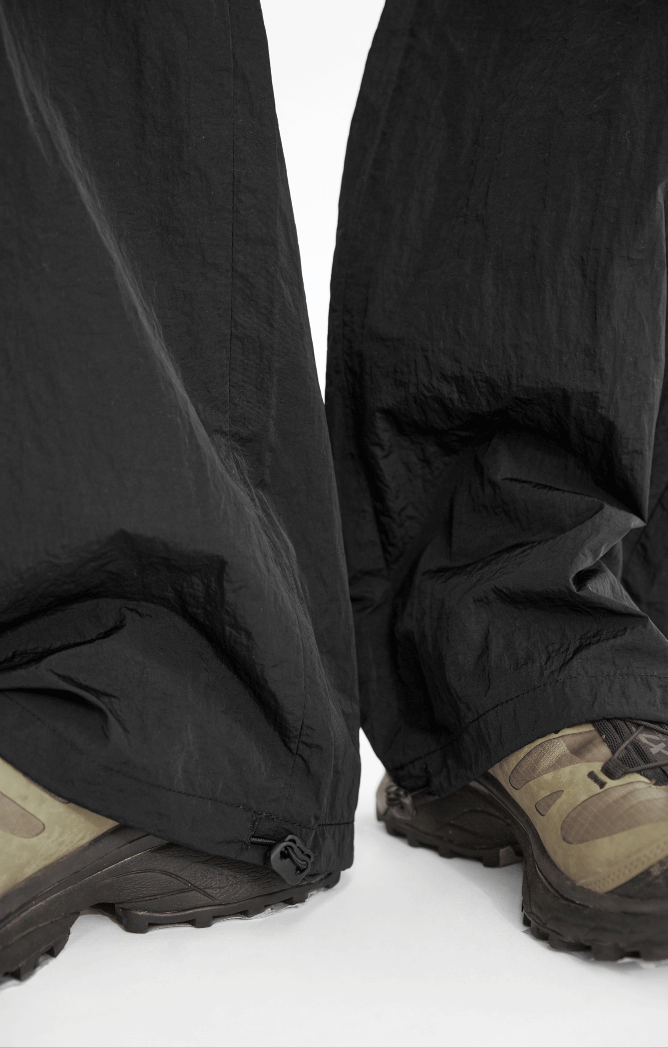 THE STRAIGHT LEG SPRAY PANT - BLACK