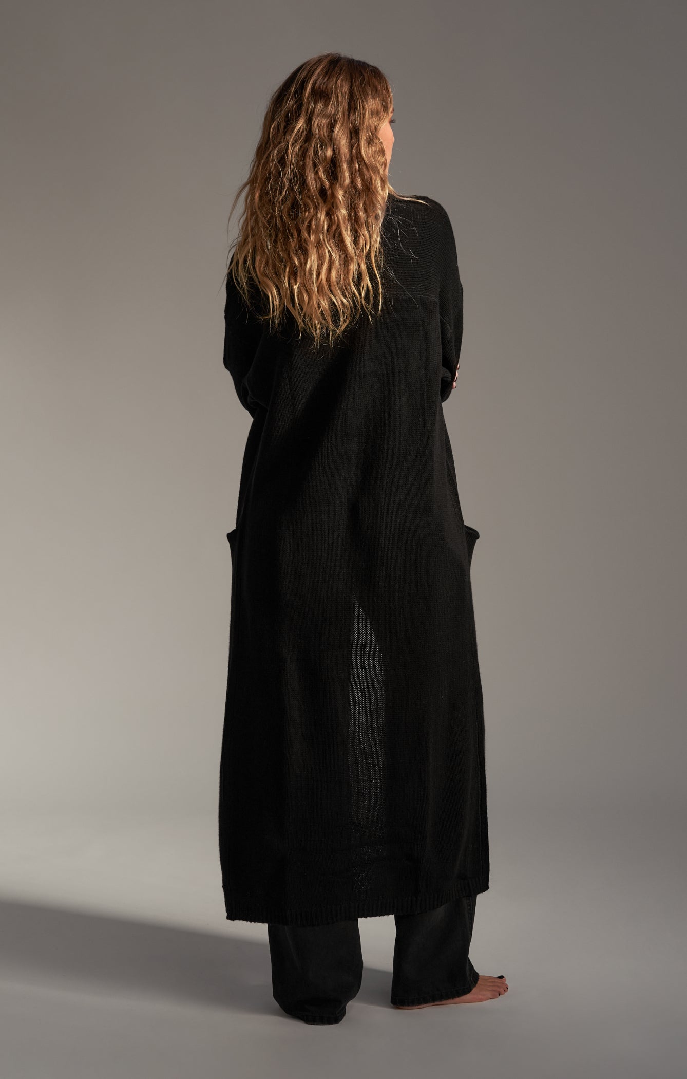 THE CARDIGAN COAT - BLACK