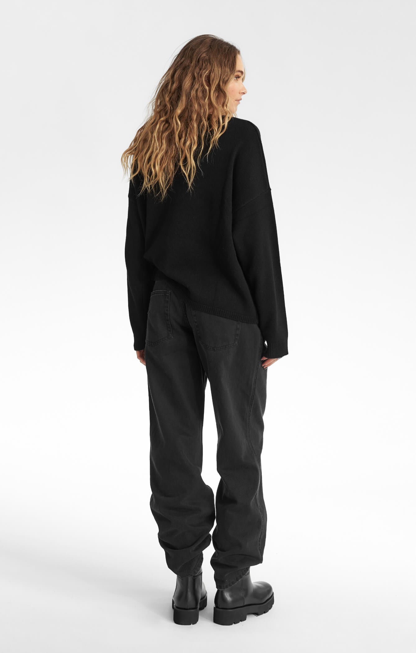 THE UNIVERSAL KNIT 2.0 - BLACK