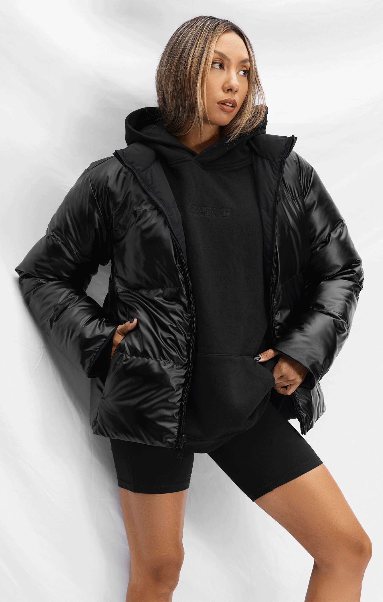 THE VEGAN PUFF REVERSIBLE JACKET PATENT BLACK