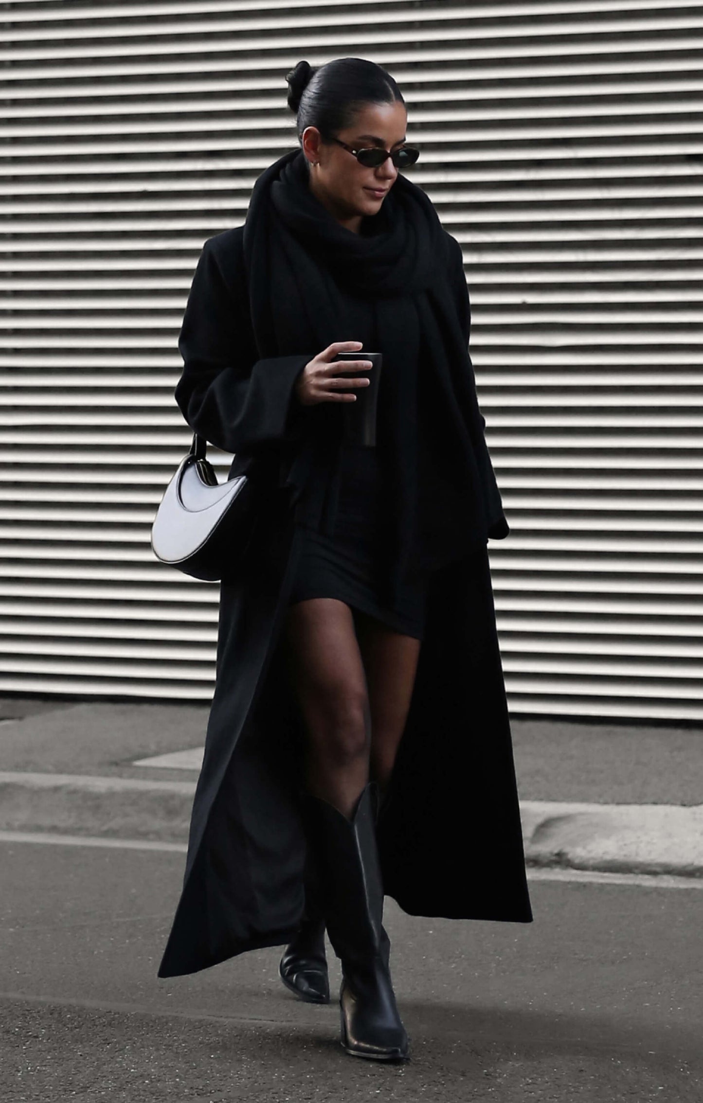 THE LONGLINE CLASSIC COAT - BLACK