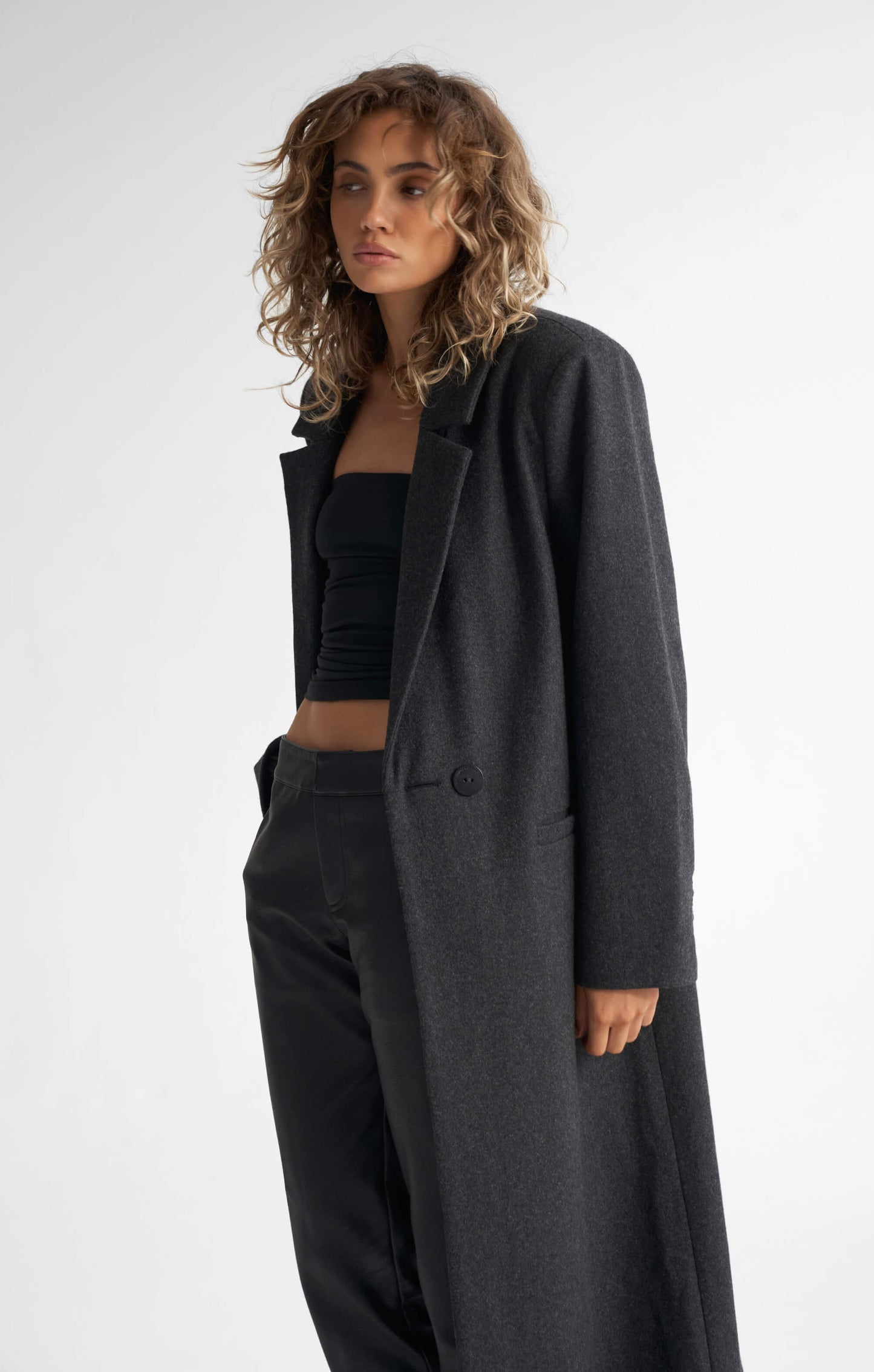 THE LONGLINE CLASSIC COAT - CHARCOAL