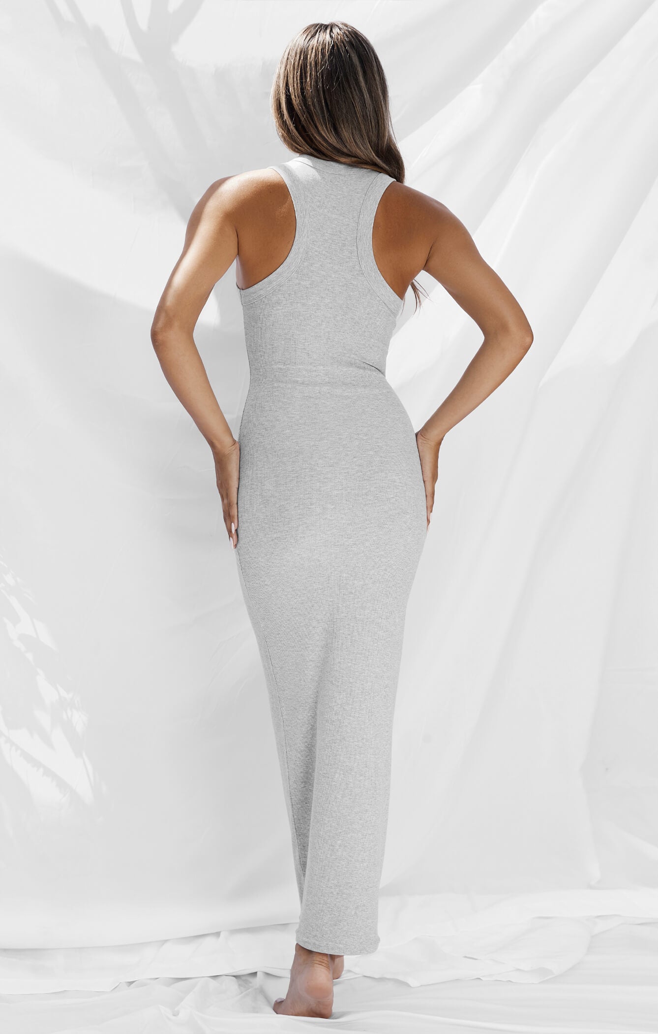 THE LUXE RIB HIGH NECK MIDI - MID GREY