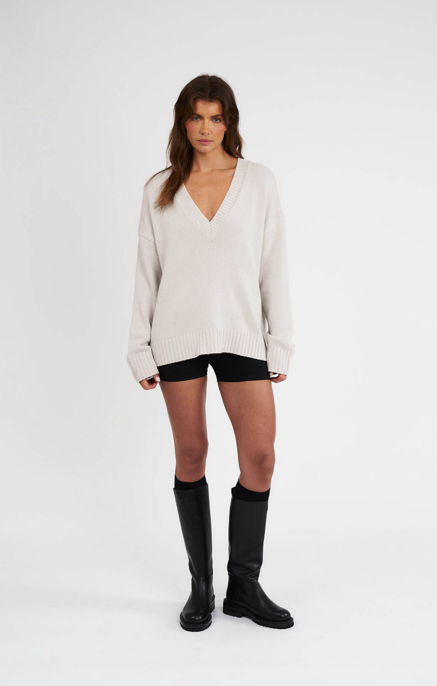 THE DEEP V-NECK JUMPER - BONE