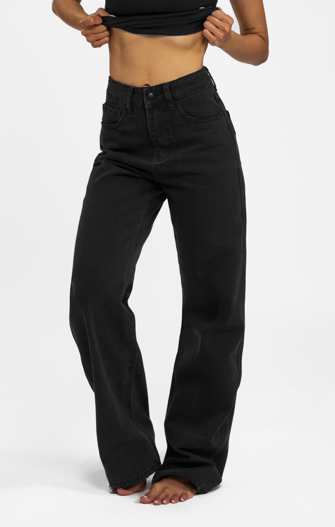 THE HIGH RISE STRAIGHT LEG JEAN - WASHED BLACK