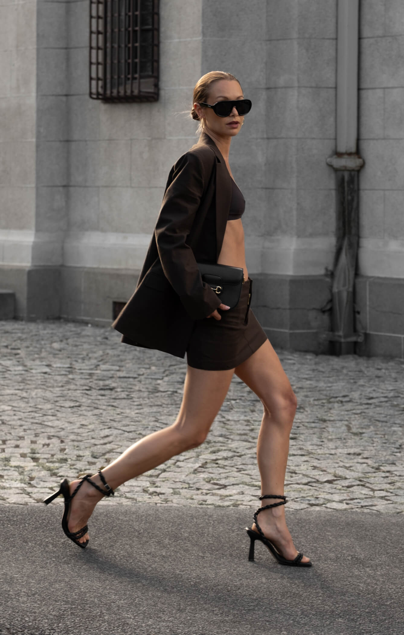 THE LINEN LOW RISE MINI SKIRT - ESPRESSO