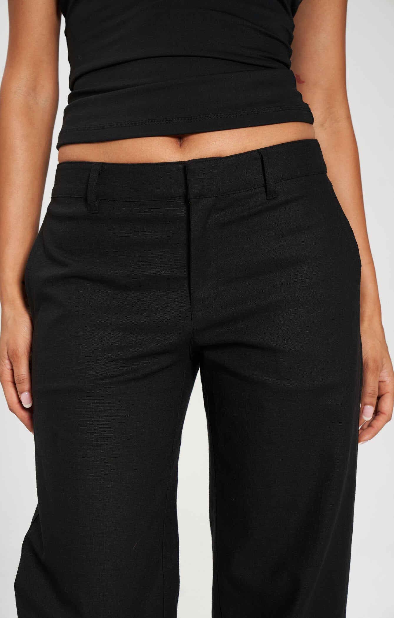 THE LINEN LOW RISE PANT - BLACK