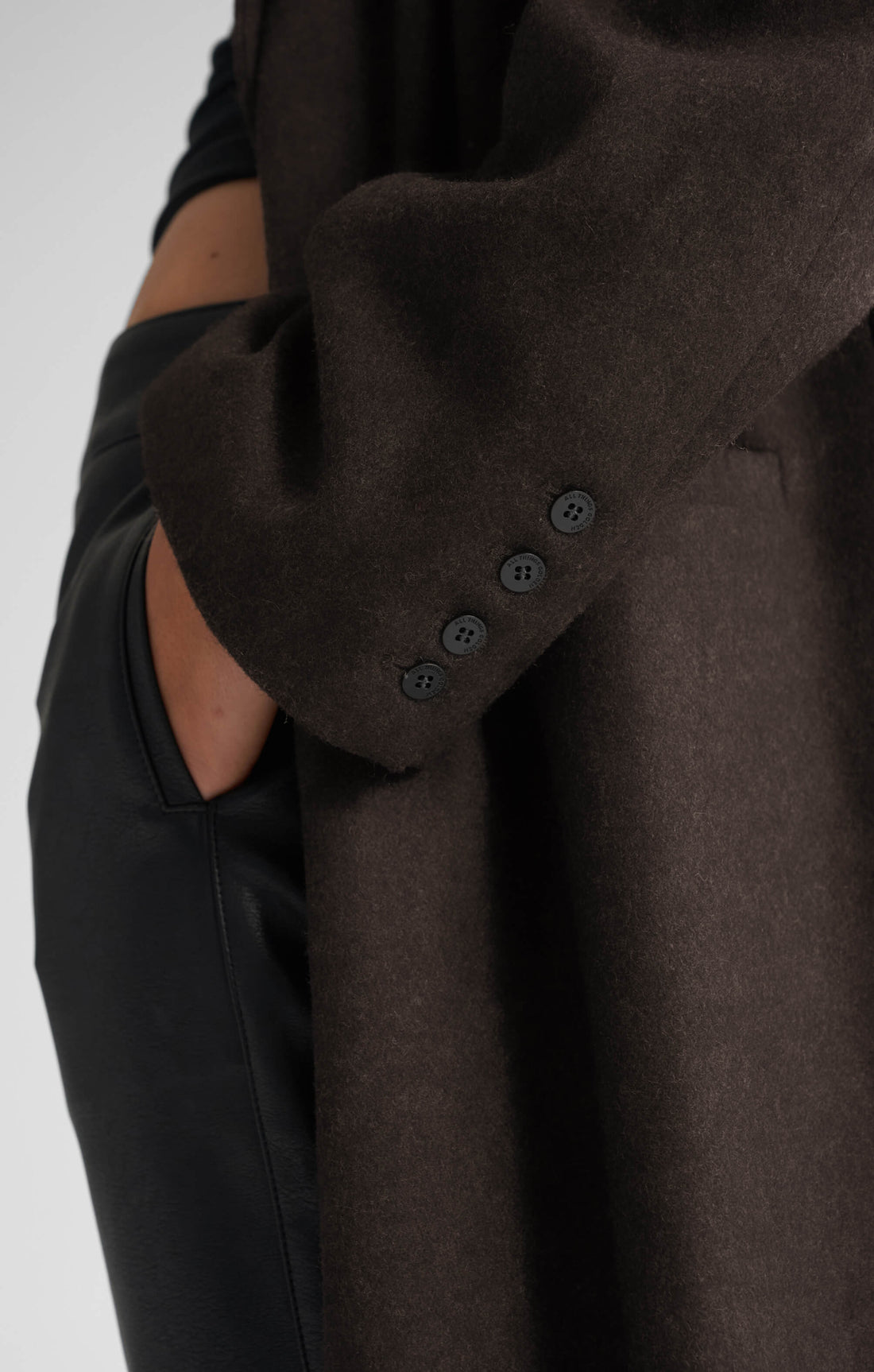 THE LONGLINE CLASSIC COAT - ESPRESSO