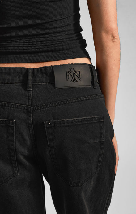 THE LOW RISE BAGGY JEAN - WASHED BLACK