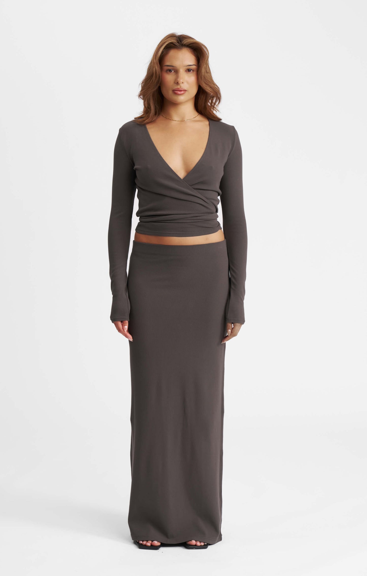 THE LUXE RIB LONG SLEEVE WRAP TOP - ESPRESSO