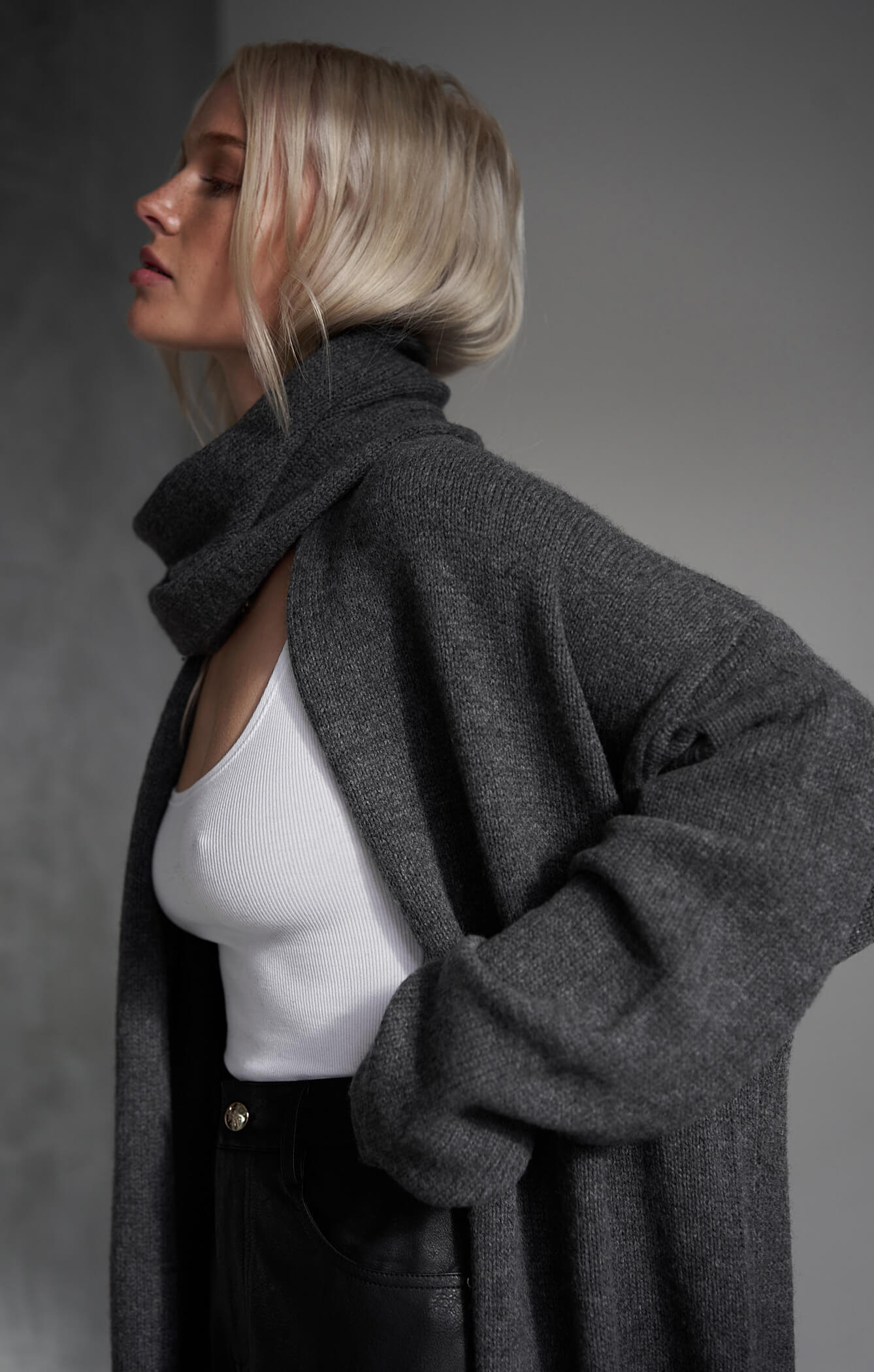 THE CARDIGAN COAT - CHARCOAL