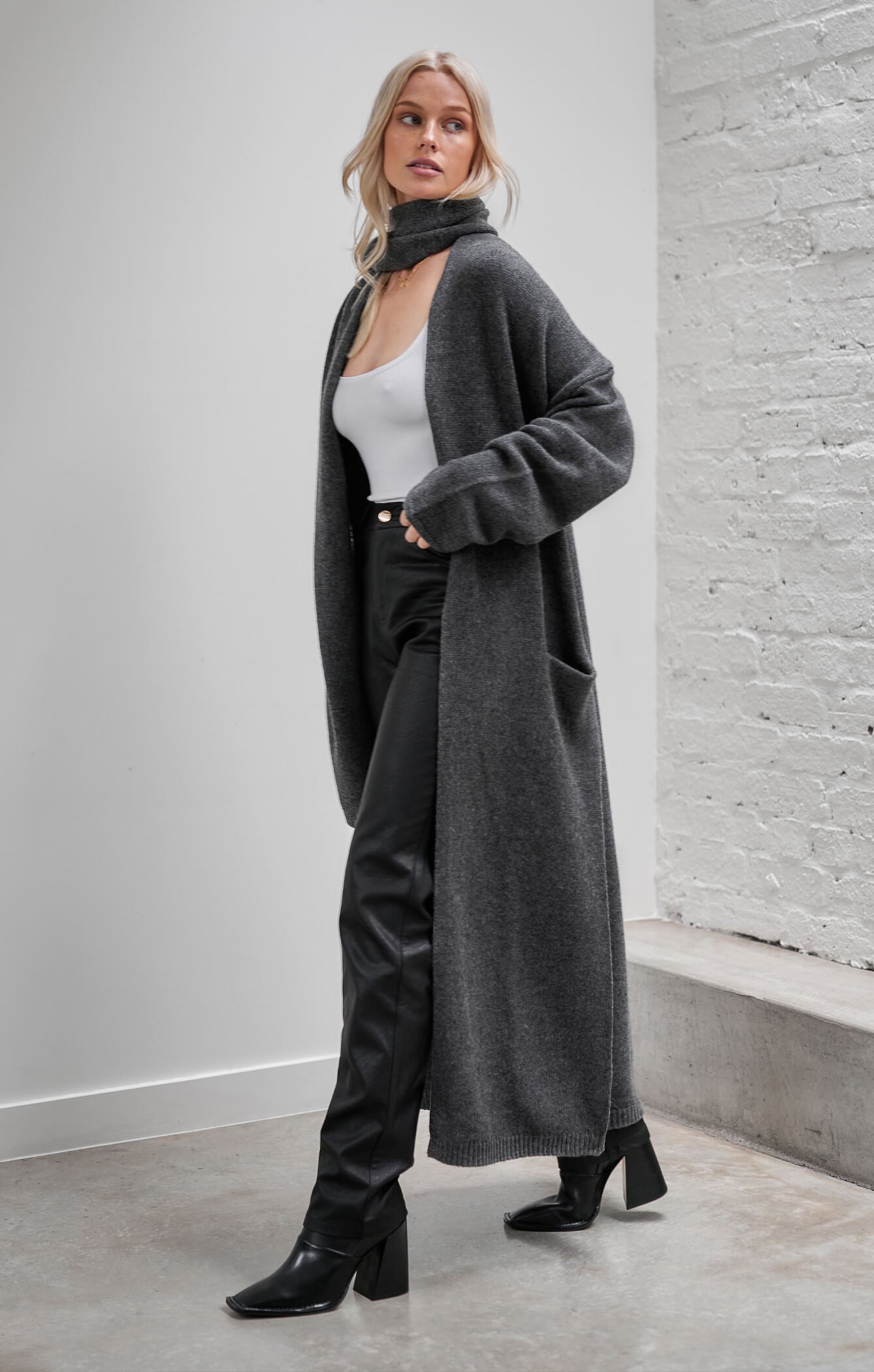 THE CARDIGAN COAT CHARCOAL