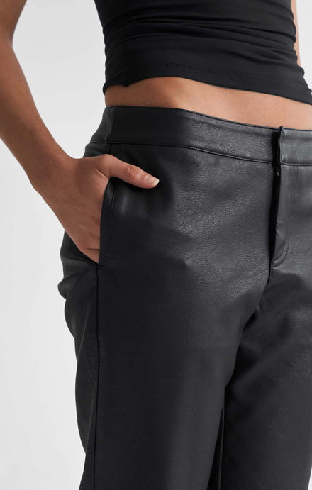 THE PEBBLED™ LOW RISE PANT