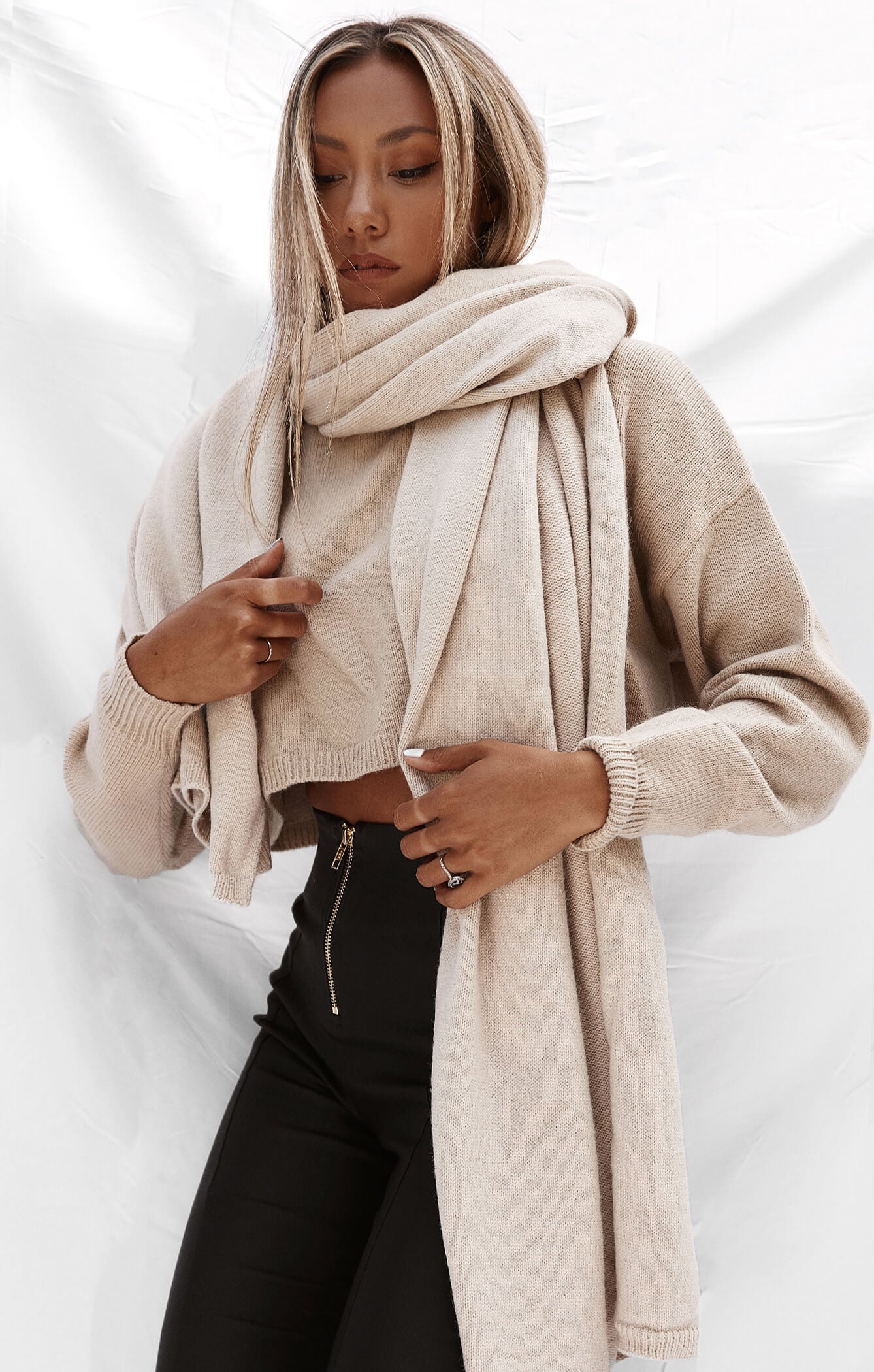 THE BLANKET SCARF - BEIGE