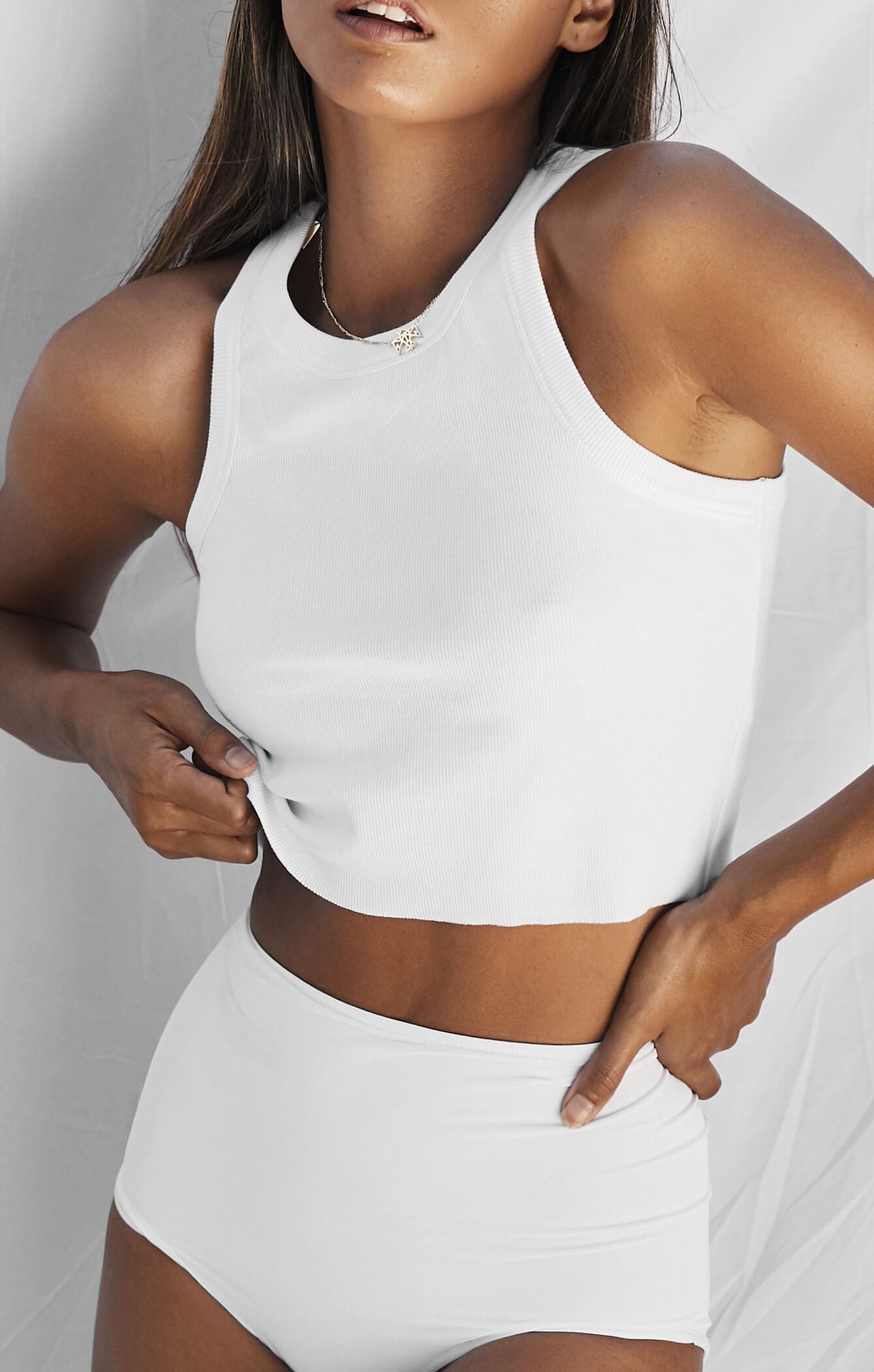 THE RIBBED MUSCLE CROP - WHITE